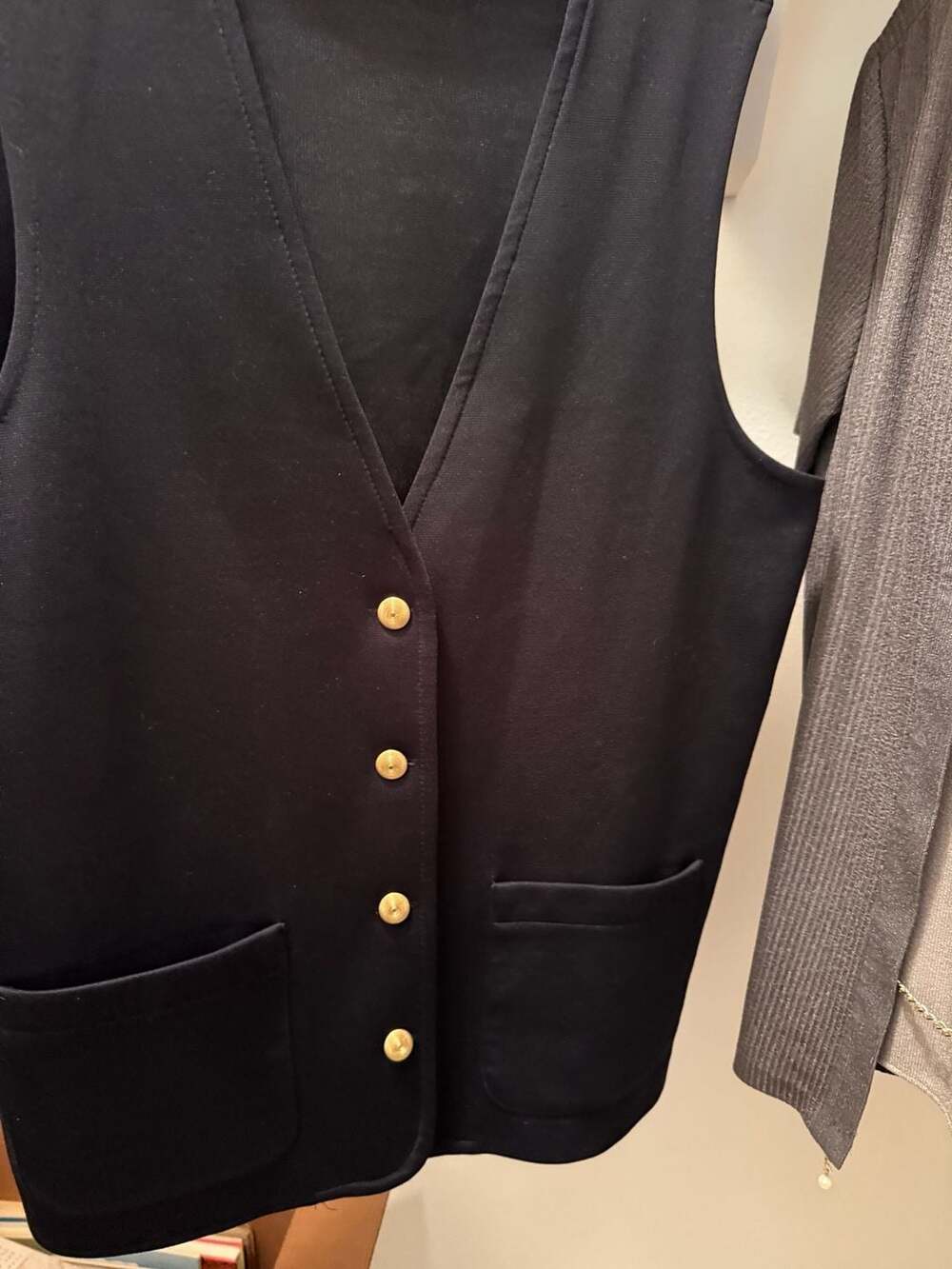 Alfred Dunner Vest Size 18 Black Gold Buttons